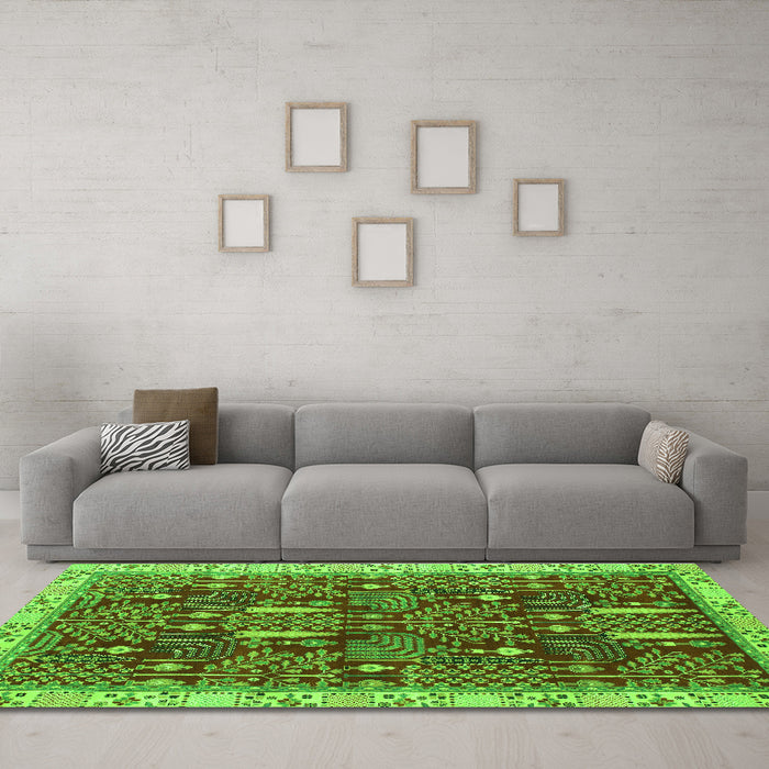 Machine Washable Abstract Green Modern Area Rugs in a Living Room,, wshabs843grn