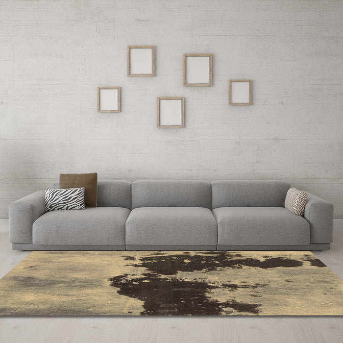 Machine Washable Abstract Brown Modern Rug in a Living Room,, wshabs844brn