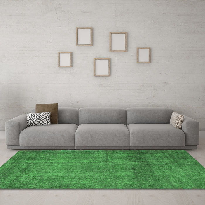 Machine Washable Abstract Emerald Green Modern Area Rugs in a Living Room,, wshabs851emgrn