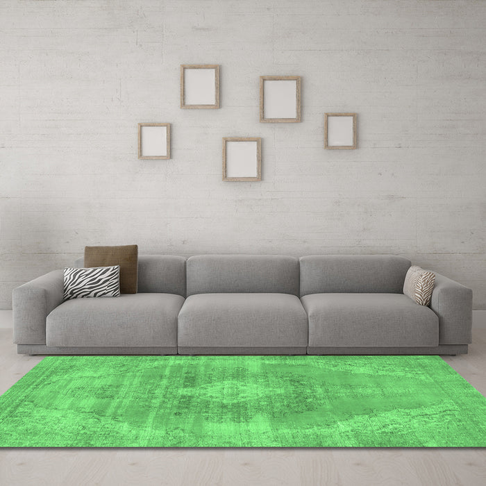 Machine Washable Abstract Emerald Green Modern Area Rugs in a Living Room,, wshabs854emgrn