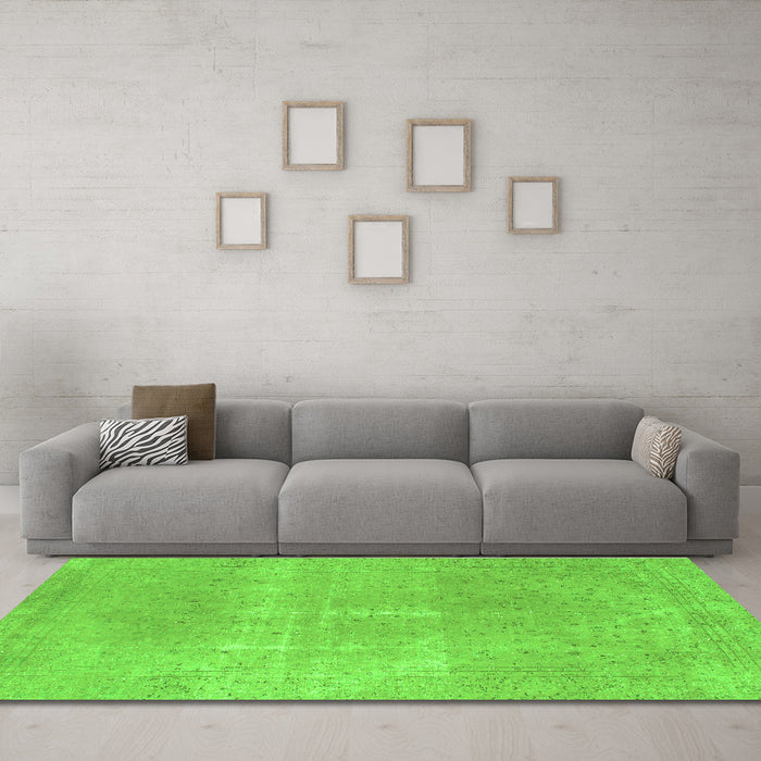 Machine Washable Abstract Green Modern Area Rugs in a Living Room,, wshabs858grn