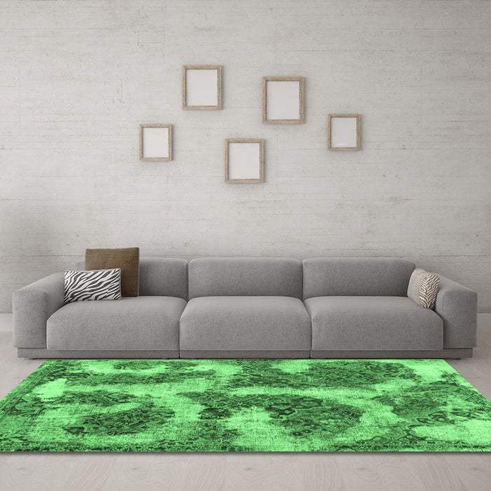 Machine Washable Abstract Emerald Green Modern Area Rugs in a Living Room,, wshabs865emgrn