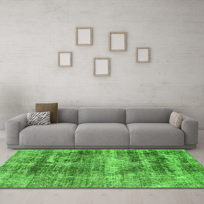 Machine Washable Abstract Green Modern Area Rugs in a Living Room,, wshabs876grn