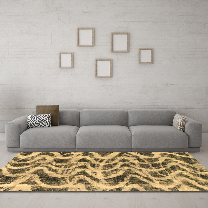 Machine Washable Abstract Brown Modern Rug in a Living Room,, wshabs880brn