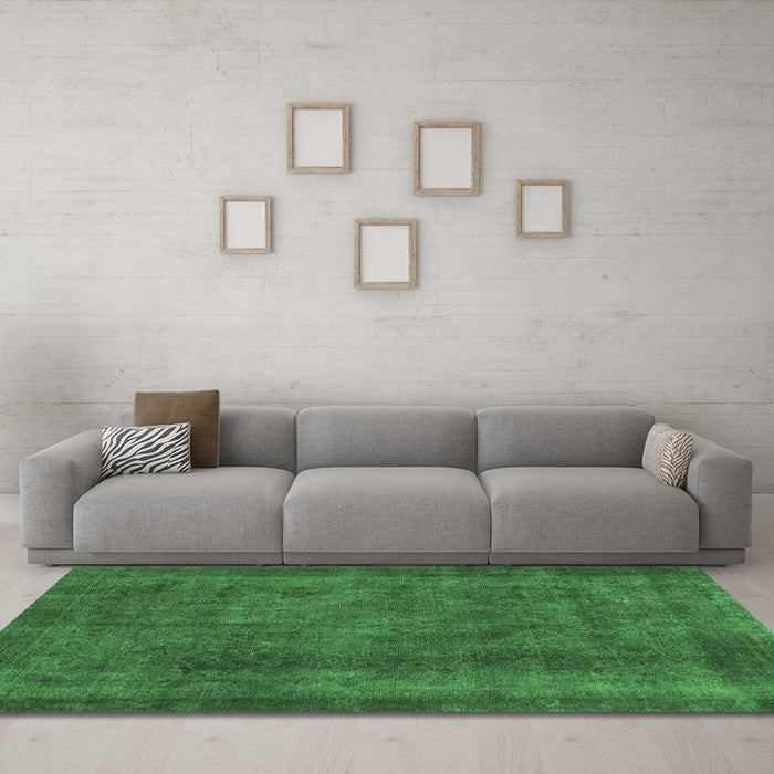 Machine Washable Abstract Emerald Green Modern Area Rugs in a Living Room,, wshabs887emgrn