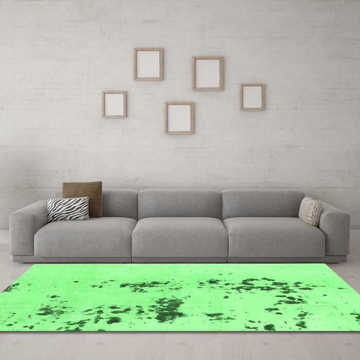 Machine Washable Abstract Emerald Green Modern Area Rugs in a Living Room,, wshabs892emgrn