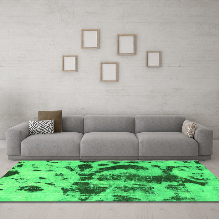 Machine Washable Abstract Green Modern Area Rugs in a Living Room,, wshabs895grn