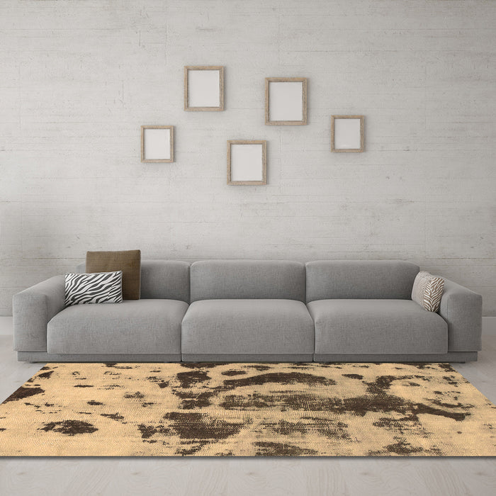 Machine Washable Abstract Brown Modern Rug in a Living Room,, wshabs895brn
