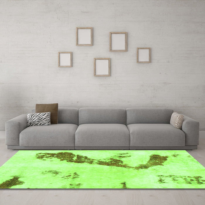 Machine Washable Abstract Green Modern Area Rugs in a Living Room,, wshabs896grn