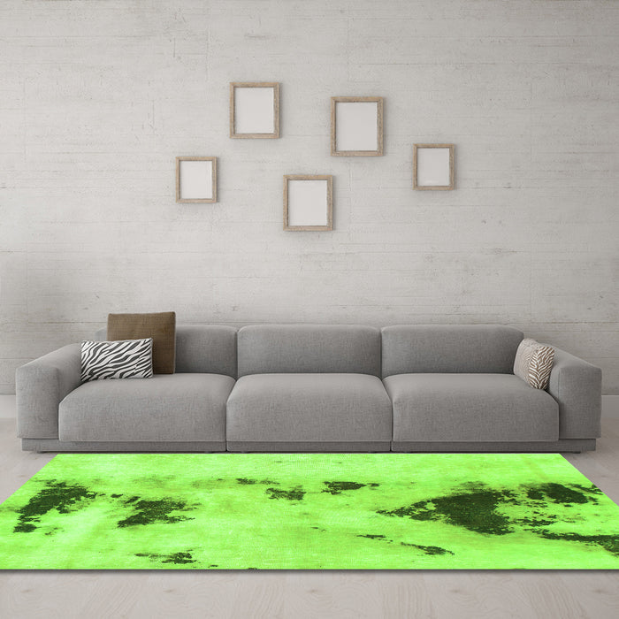Machine Washable Abstract Green Modern Area Rugs in a Living Room,, wshabs897grn