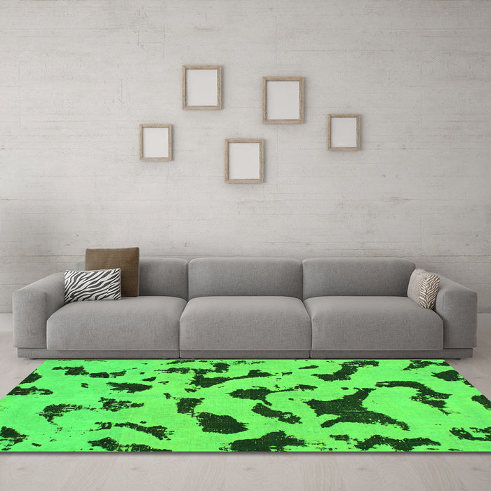 Machine Washable Abstract Green Modern Area Rugs in a Living Room,, wshabs906grn