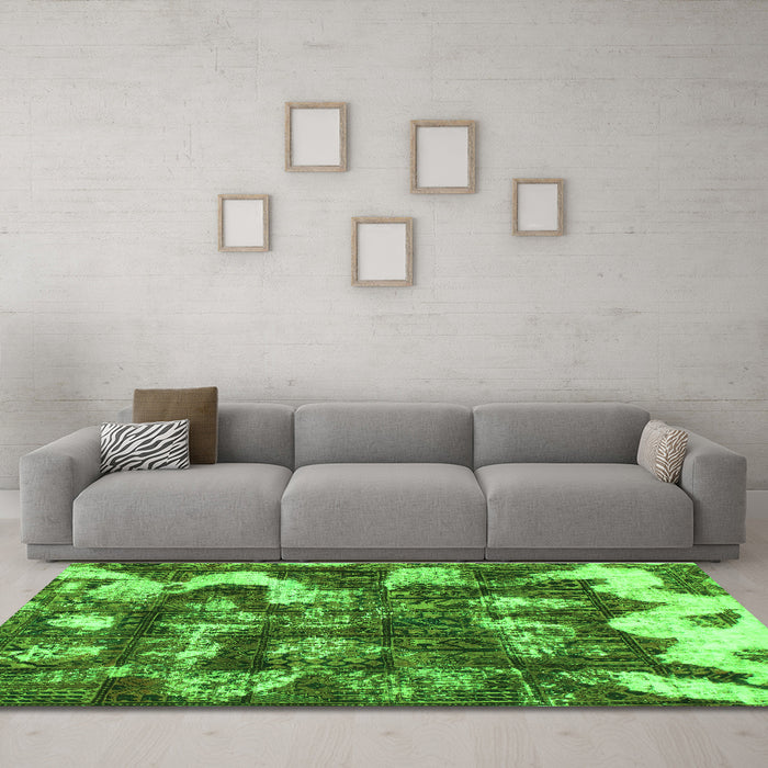 Machine Washable Abstract Green Modern Area Rugs in a Living Room,, wshabs908grn