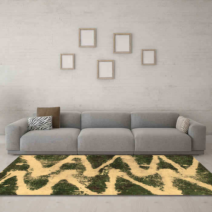 Machine Washable Abstract Brown Modern Rug in a Living Room,, wshabs913brn