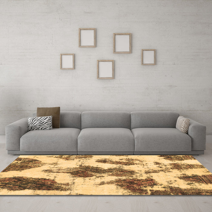 Machine Washable Abstract Brown Modern Rug in a Living Room,, wshabs917brn