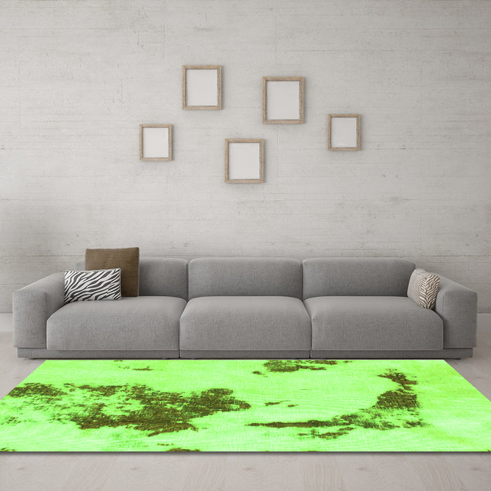 Machine Washable Abstract Green Modern Area Rugs in a Living Room,, wshabs924grn