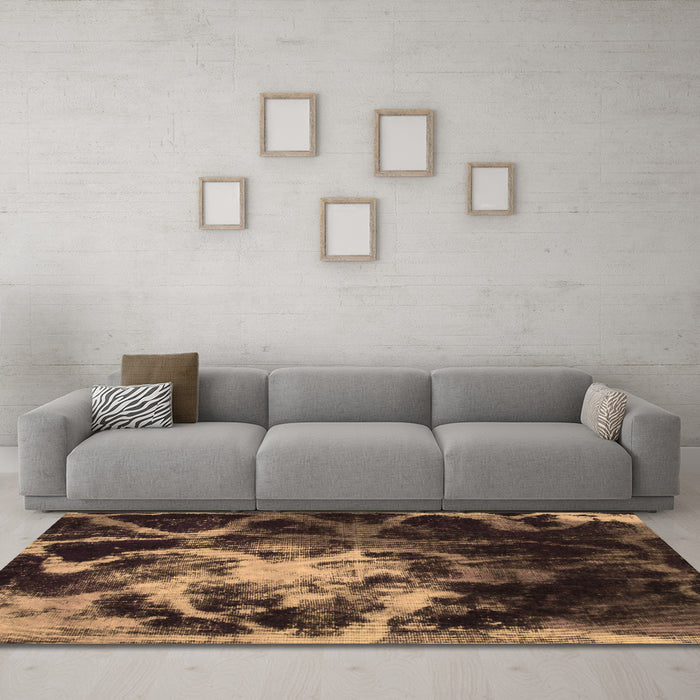 Machine Washable Abstract Brown Modern Rug in a Living Room,, wshabs925brn