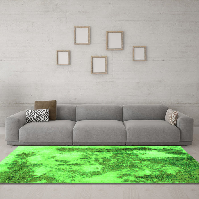 Machine Washable Abstract Green Modern Area Rugs in a Living Room,, wshabs928grn