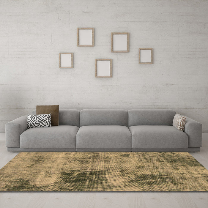 Machine Washable Abstract Brown Modern Rug in a Living Room,, wshabs929brn