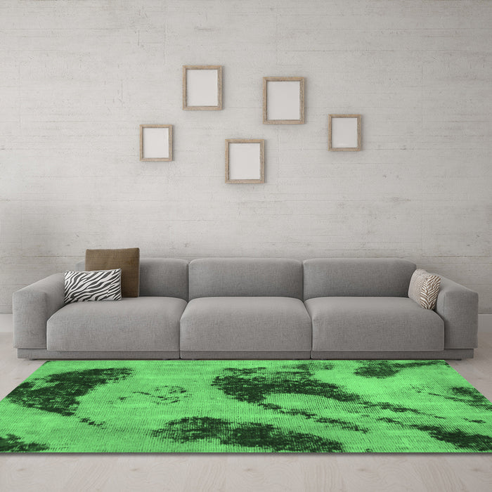 Machine Washable Abstract Emerald Green Modern Area Rugs in a Living Room,, wshabs932emgrn