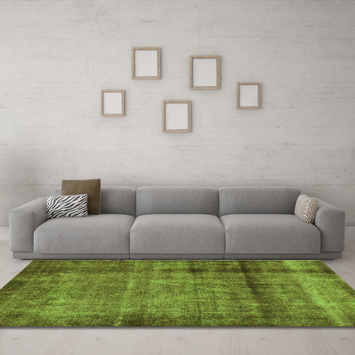Machine Washable Abstract Green Modern Area Rugs in a Living Room,, wshabs938grn