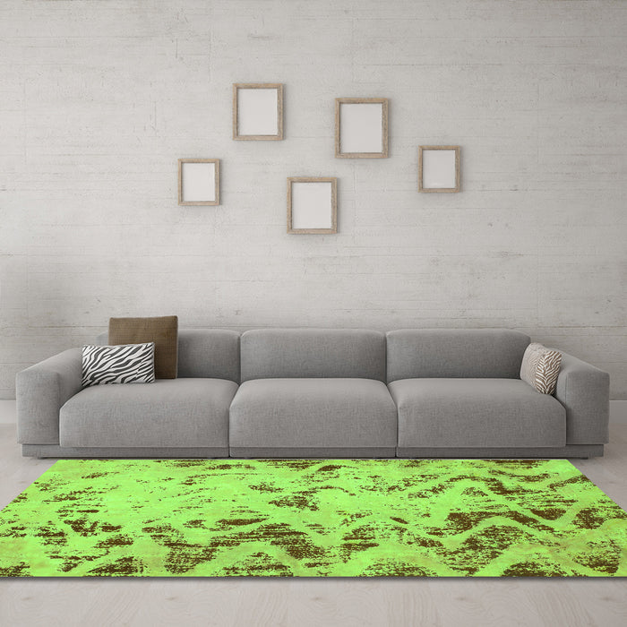 Machine Washable Abstract Green Modern Area Rugs in a Living Room,, wshabs939grn