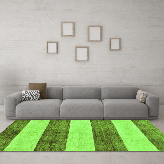 Machine Washable Abstract Green Modern Area Rugs in a Living Room,, wshabs93grn