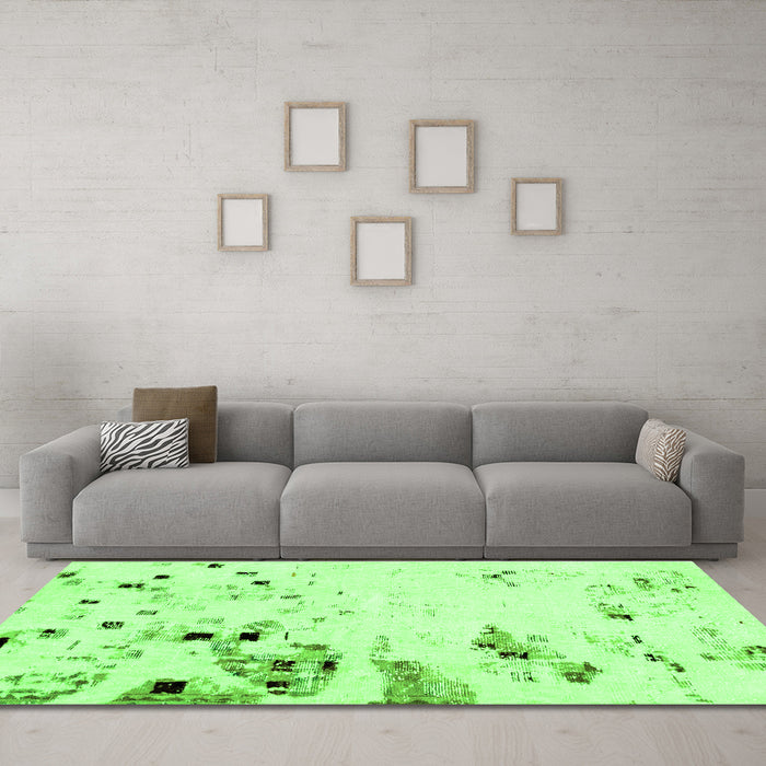 Machine Washable Abstract Green Modern Area Rugs in a Living Room,, wshabs943grn