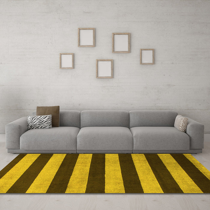 Machine Washable Abstract Yellow Modern Rug in a Living Room, wshabs945yw