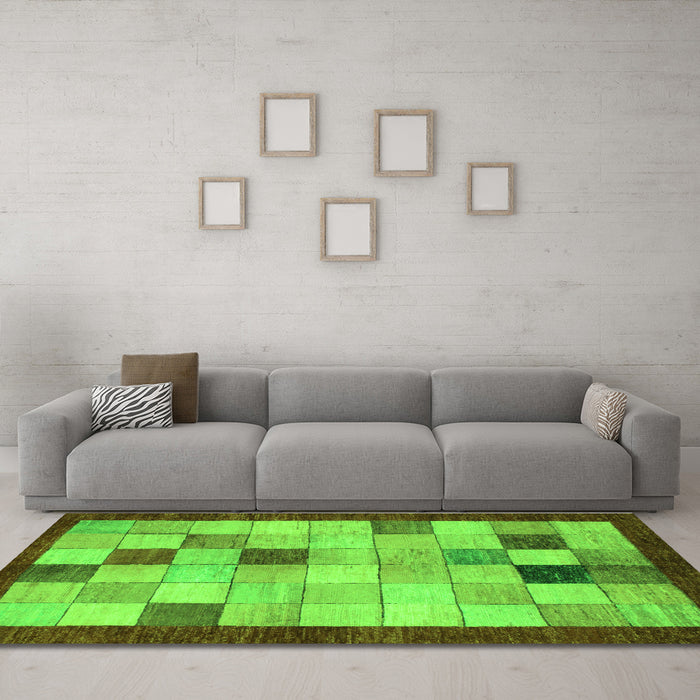 Machine Washable Checkered Green Modern Area Rugs in a Living Room,, wshabs950grn