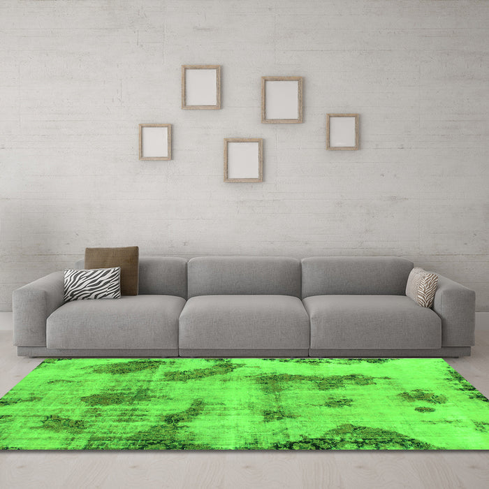 Machine Washable Abstract Green Modern Area Rugs in a Living Room,, wshabs965grn