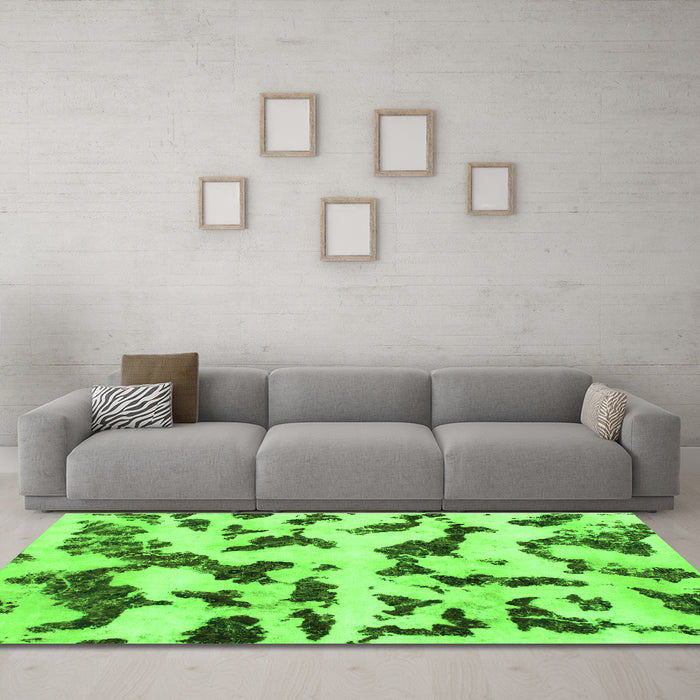 Machine Washable Abstract Green Modern Area Rugs in a Living Room,, wshabs966grn