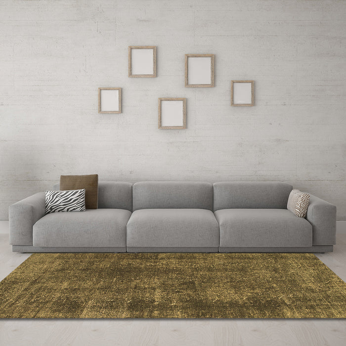 Machine Washable Abstract Brown Modern Rug in a Living Room,, wshabs968brn