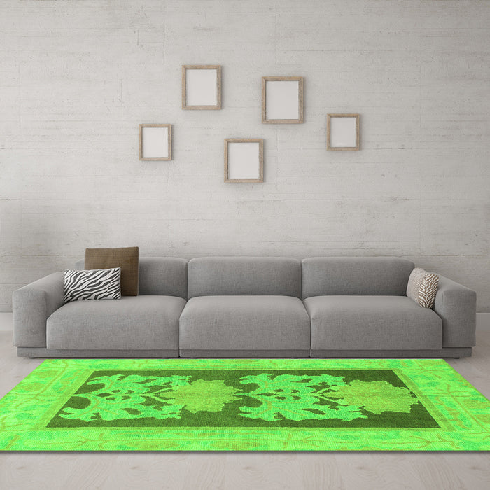 Machine Washable Abstract Green Modern Area Rugs in a Living Room,, wshabs969grn