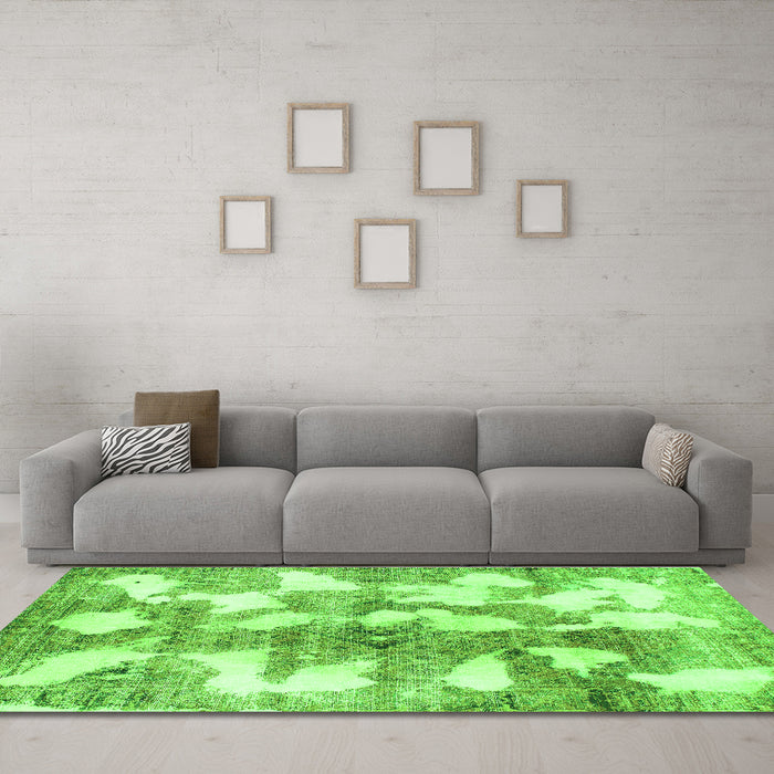 Machine Washable Abstract Green Modern Area Rugs in a Living Room,, wshabs970grn