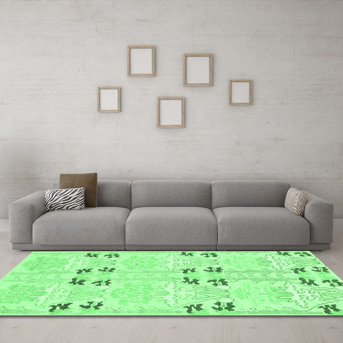 Machine Washable Abstract Emerald Green Modern Area Rugs in a Living Room,, wshabs972emgrn