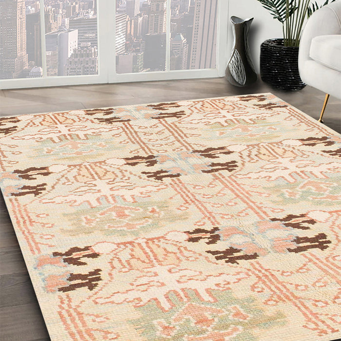 Abstract Navajo White Gold Modern Rug in Family Room, abs972