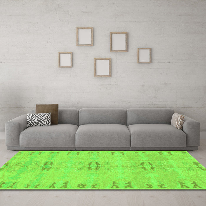 Machine Washable Abstract Green Modern Area Rugs in a Living Room,, wshabs974grn