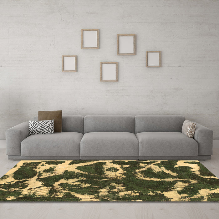 Machine Washable Abstract Brown Modern Rug in a Living Room,, wshabs979brn