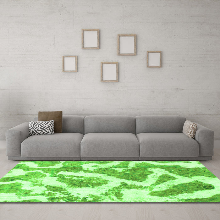 Machine Washable Abstract Green Modern Area Rugs in a Living Room,, wshabs985grn