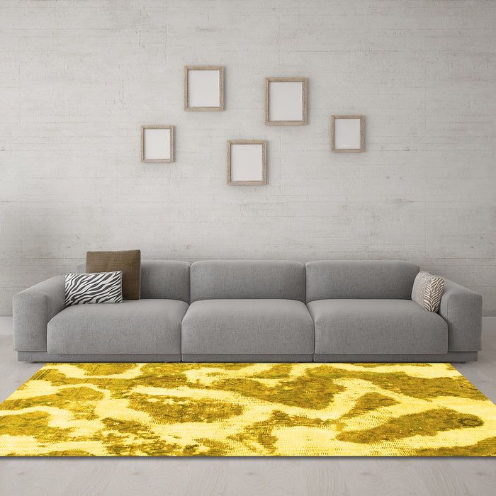 Machine Washable Abstract Yellow Modern Rug in a Living Room, wshabs985yw