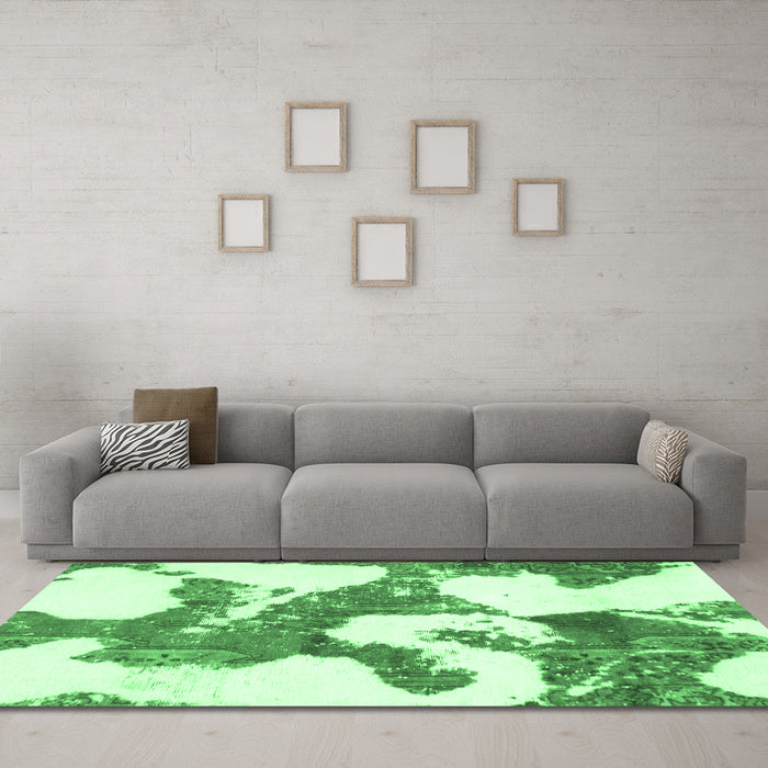 Machine Washable Abstract Emerald Green Modern Area Rugs in a Living Room,, wshabs986emgrn