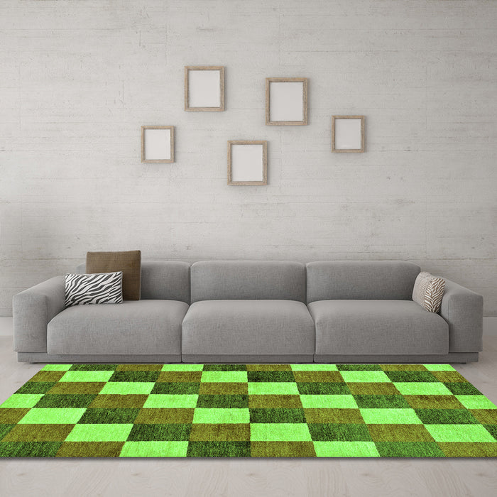 Machine Washable Checkered Green Modern Area Rugs in a Living Room,, wshabs98grn