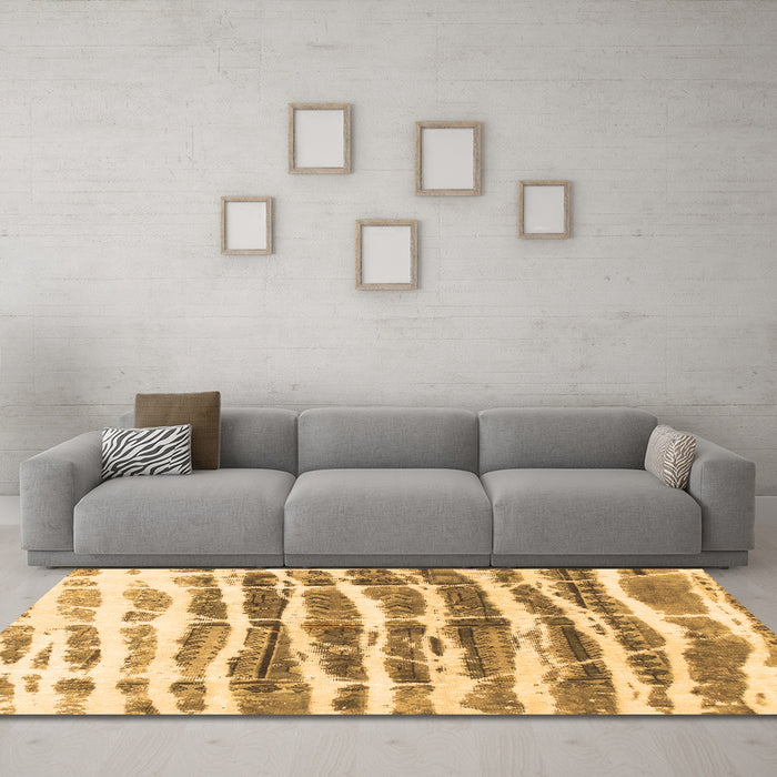 Machine Washable Abstract Brown Modern Rug in a Living Room,, wshabs992brn