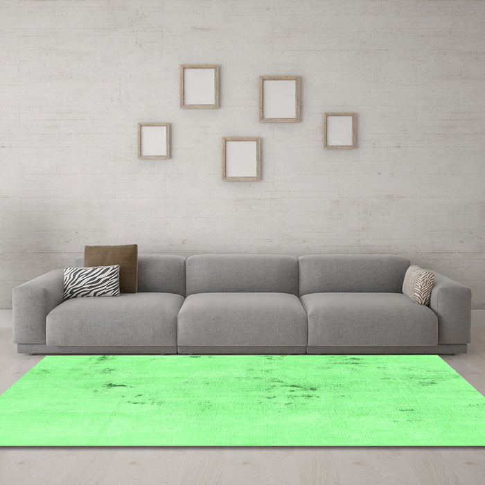 Machine Washable Abstract Emerald Green Modern Area Rugs in a Living Room,, wshabs996emgrn