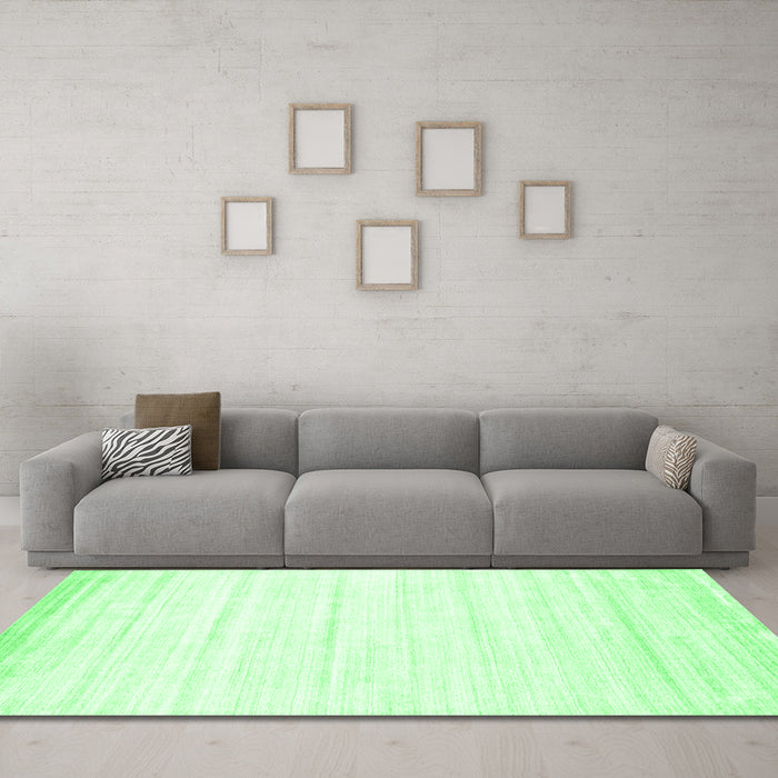 Machine Washable Abstract Emerald Green Contemporary Area Rugs in a Living Room,, wshcon1004emgrn