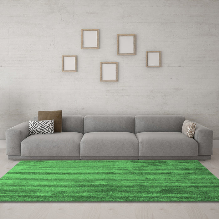 Machine Washable Abstract Emerald Green Contemporary Area Rugs in a Living Room,, wshcon1010emgrn