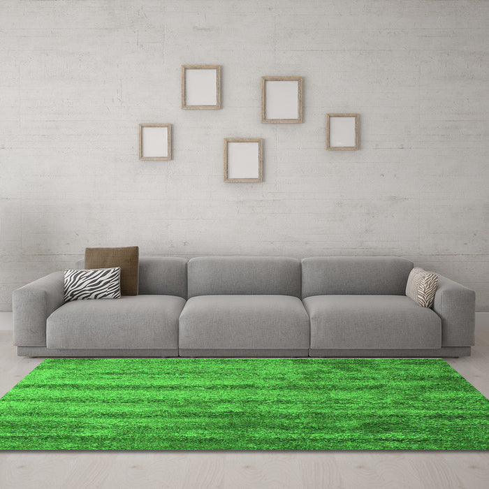 Machine Washable Abstract Green Contemporary Area Rugs in a Living Room,, wshcon1010grn