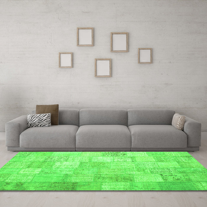 Machine Washable Patchwork Green Transitional Area Rugs in a Living Room,, wshcon1012grn