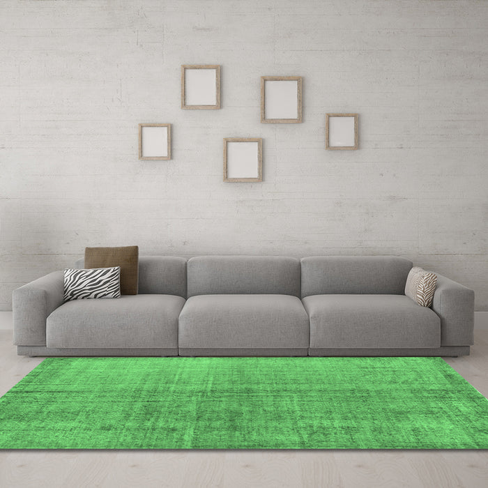 Machine Washable Abstract Emerald Green Contemporary Area Rugs in a Living Room,, wshcon1014emgrn