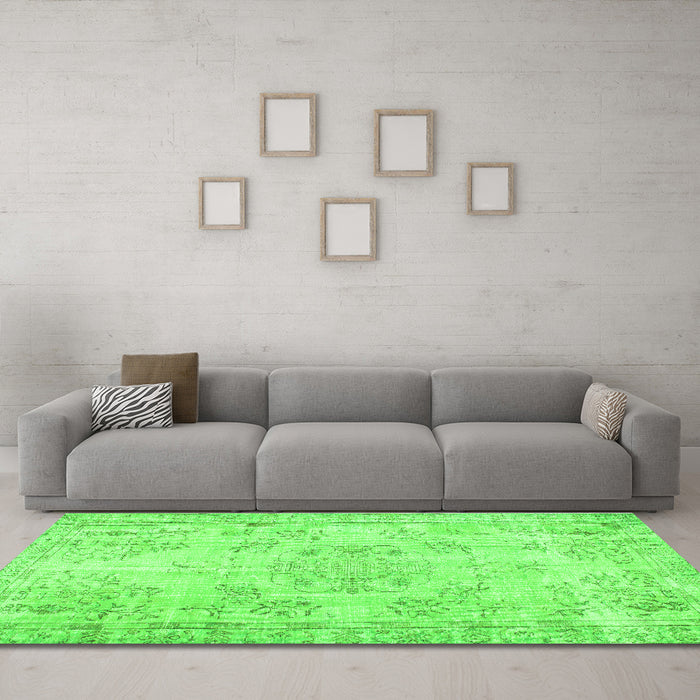 Machine Washable Abstract Green Contemporary Area Rugs in a Living Room,, wshcon1016grn